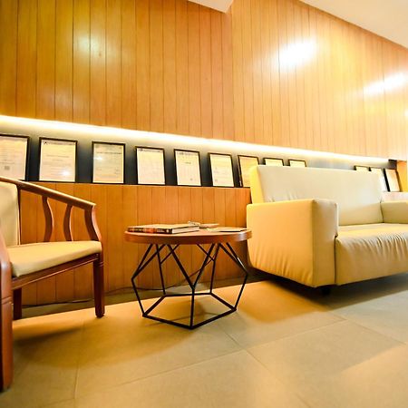 Calapan Blue Harbor Hotel מראה חיצוני תמונה