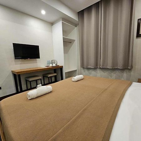Calapan Blue Harbor Hotel מראה חיצוני תמונה