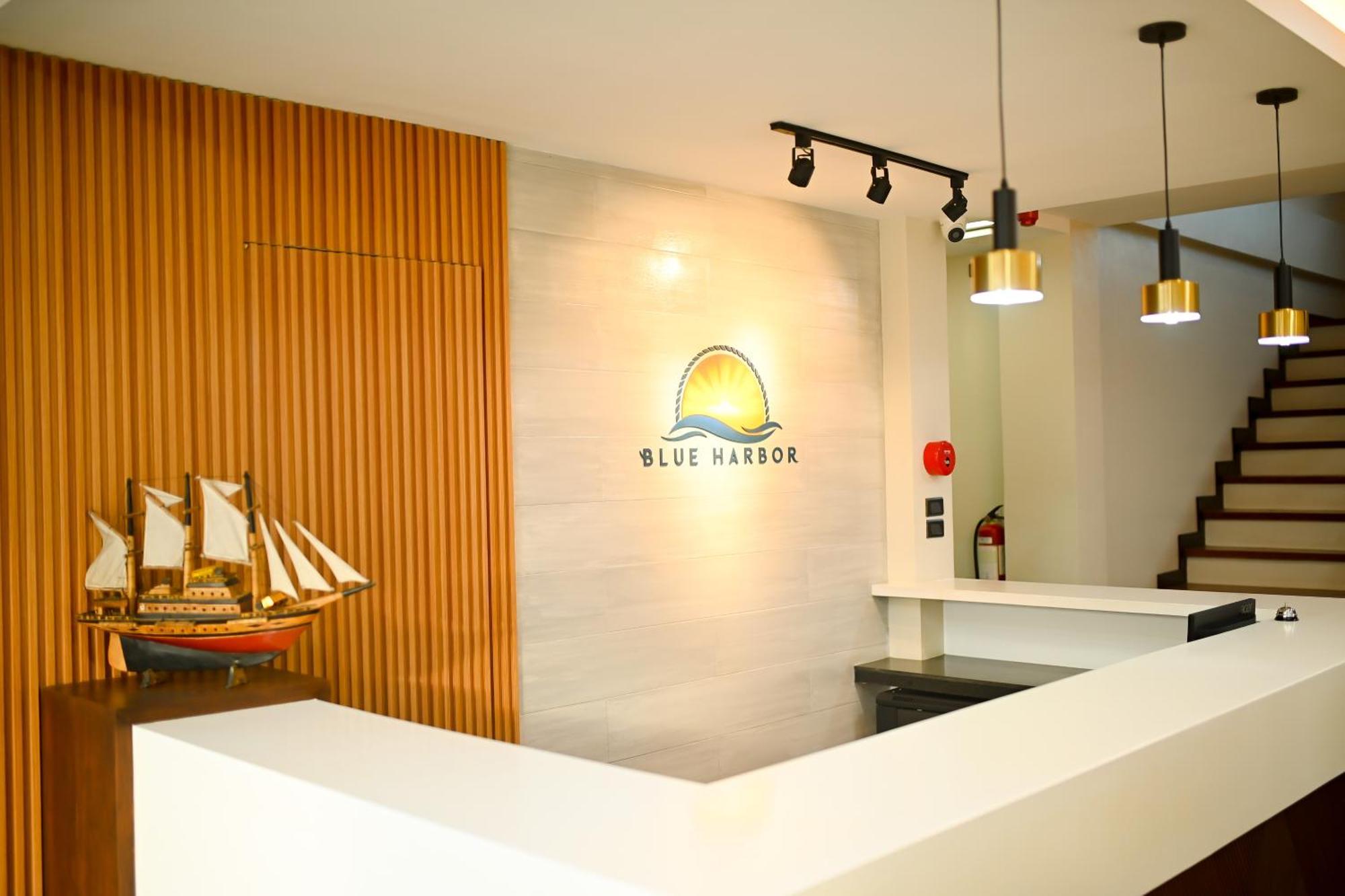 Calapan Blue Harbor Hotel מראה חיצוני תמונה