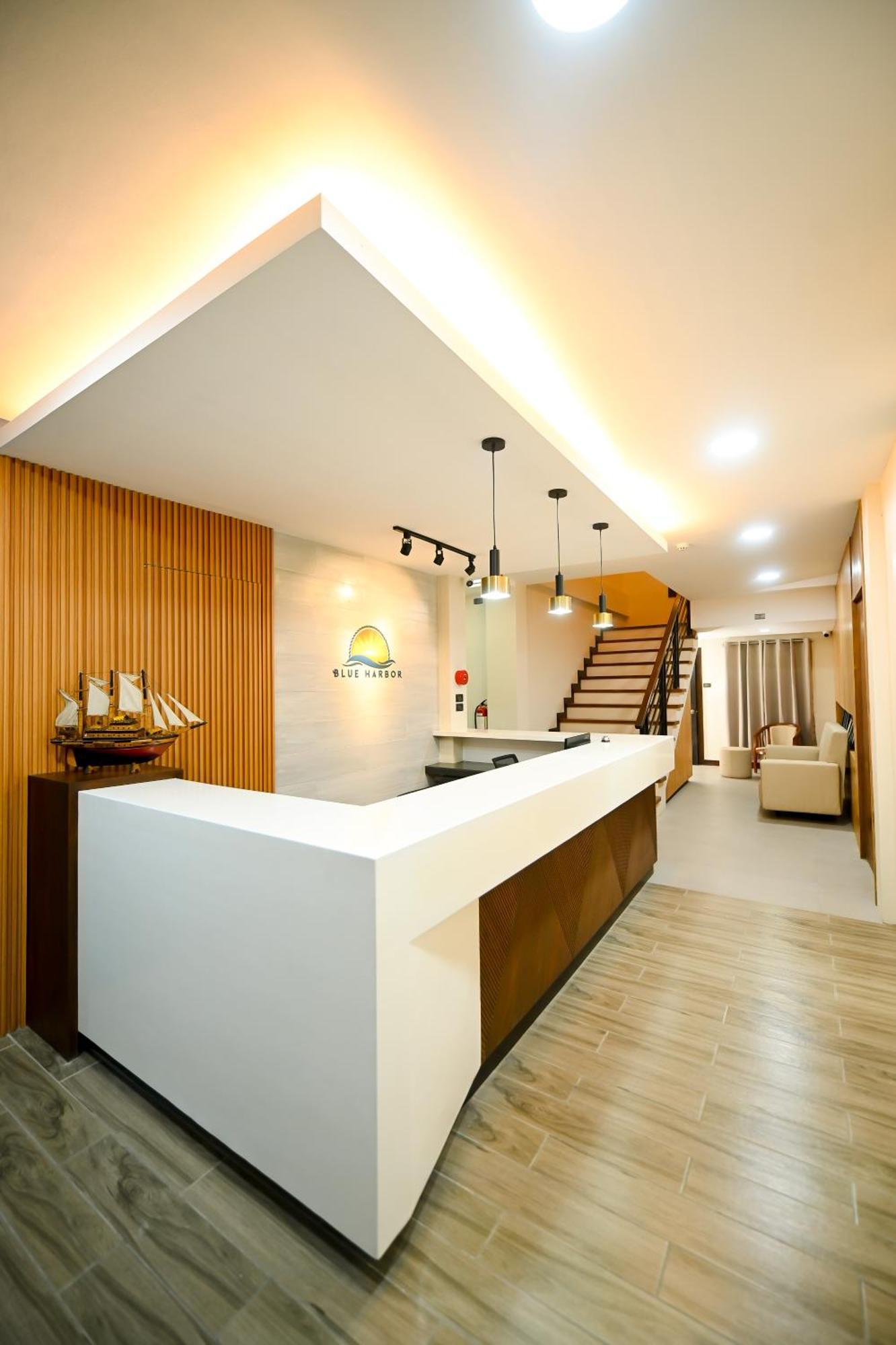 Calapan Blue Harbor Hotel מראה חיצוני תמונה