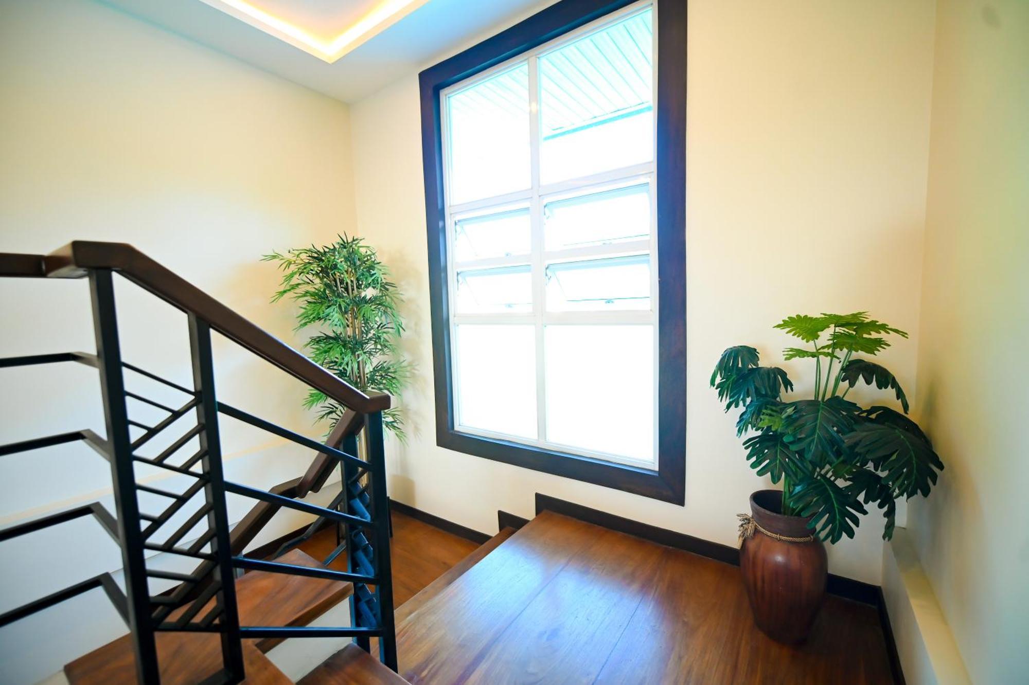 Calapan Blue Harbor Hotel מראה חיצוני תמונה