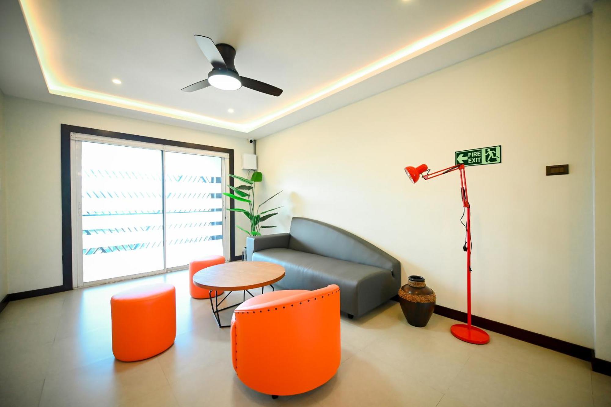 Calapan Blue Harbor Hotel מראה חיצוני תמונה