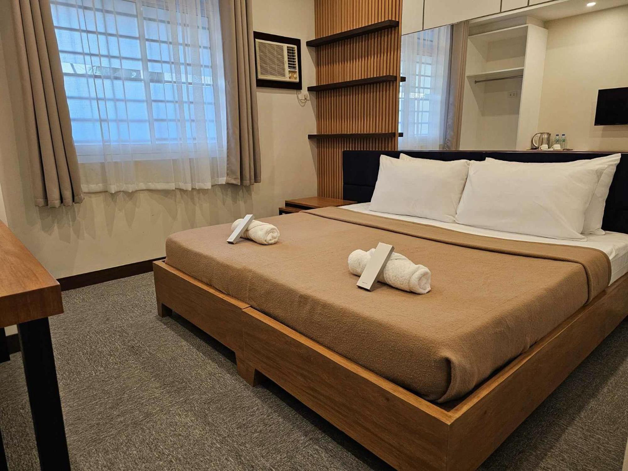 Calapan Blue Harbor Hotel מראה חיצוני תמונה